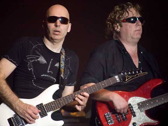 SatchVai Band: Joe Satriani & Steve Vai & Animals As Leaders